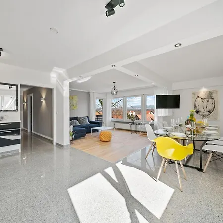 Apfelbluete By Heinke Wohnraum * 马克多夫