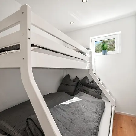 Apfelbluete By Heinke Wohnraum * 马克多夫